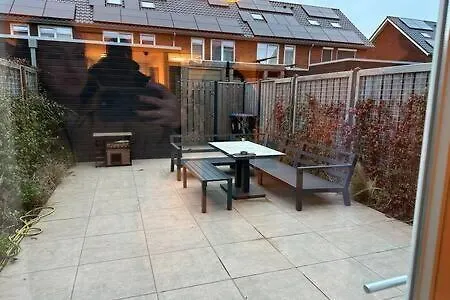 The House In Spijk بيت للعطل سبايكينيسه